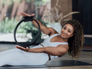 bai-tap-pilates-voi-vong-tap-2